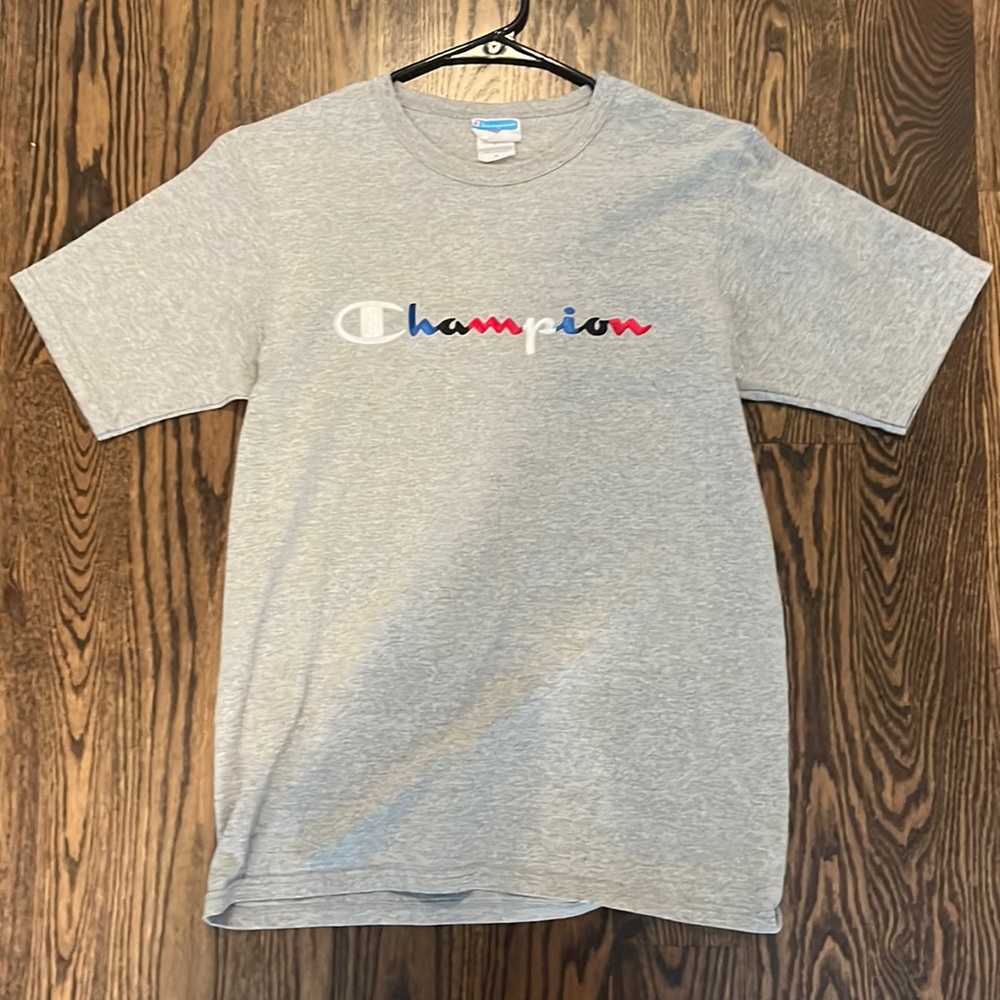 Short sleeve Champion t-shirt.